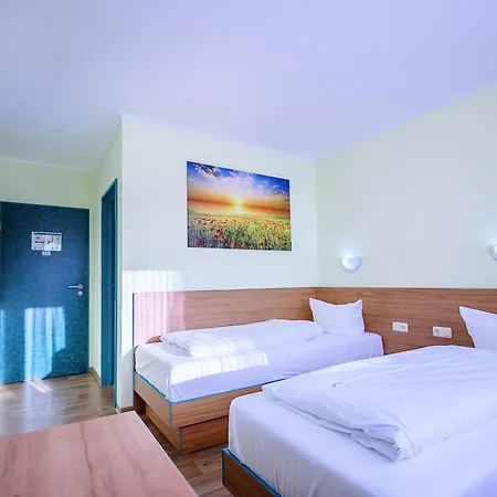 Regiohotel Halle Leipzig Airport - #schkeuditzerkreuz #bar #fruehstuecksbuffet #freeparking 3* Schkeuditz