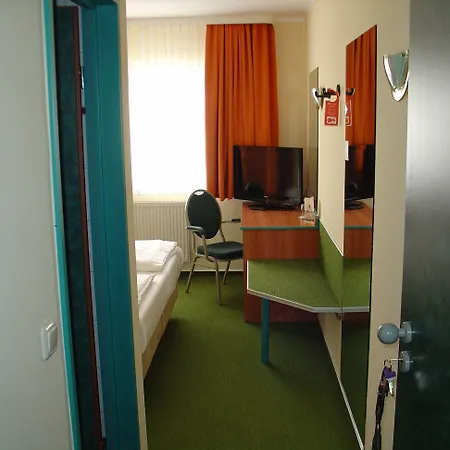 Regiohotel Halle Leipzig Airport - #schkeuditzerkreuz #bar #fruehstuecksbuffet #freeparking شكويديتس