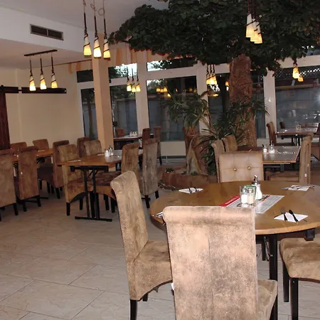 Regiohotel Halle Leipzig Airport - #schkeuditzerkreuz #bar #fruehstuecksbuffet #freeparking 3*