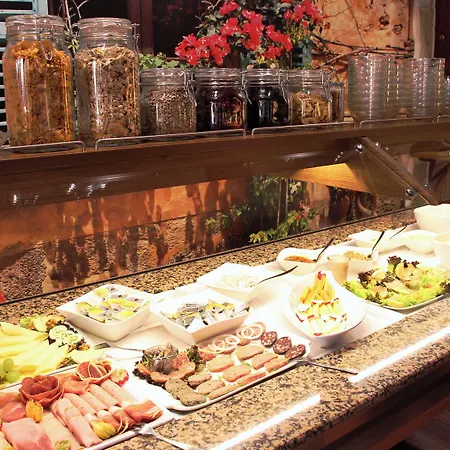 Regiohotel Halle Leipzig Airport - #schkeuditzerkreuz #bar #fruehstuecksbuffet #freeparking Schkeuditz