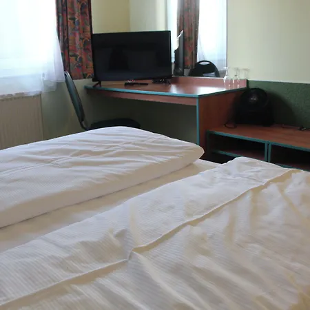 Regiohotel Halle Leipzig Airport - #schkeuditzerkreuz #bar #fruehstuecksbuffet #freeparking 3* Schkeuditz