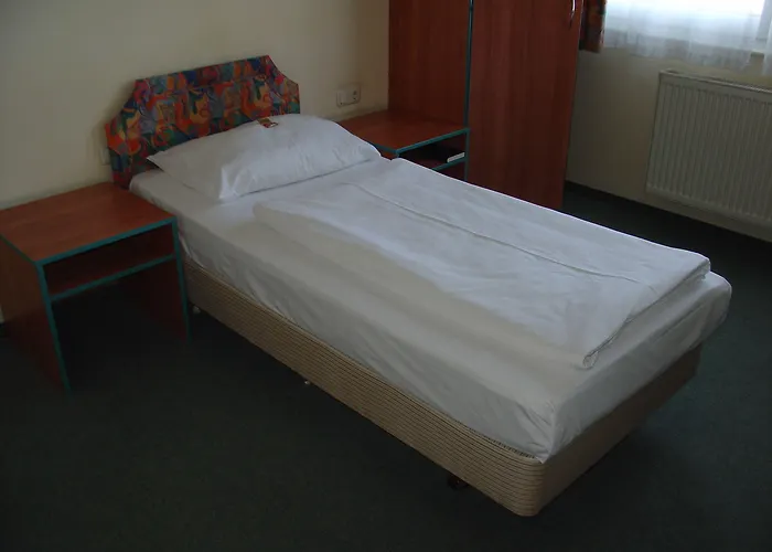 Regiohotel Halle Leipzig Airport - #schkeuditzerkreuz #bar #fruehstuecksbuffet #freeparking Schkeuditz