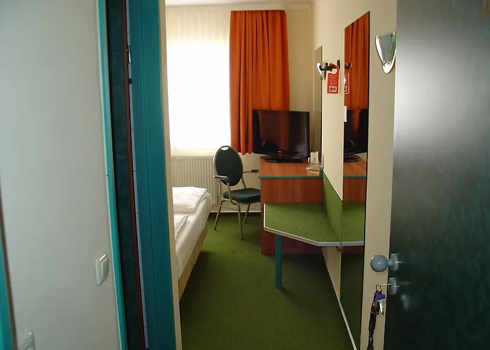 Regiohotel Halle Leipzig Airport - #schkeuditzerkreuz #bar #fruehstuecksbuffet #freeparking Schkeuditz