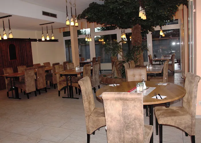 Regiohotel Halle Leipzig Airport - #schkeuditzerkreuz #bar #fruehstuecksbuffet #freeparking 3*